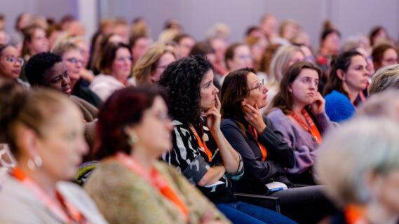 Luisterende zaal tijdens Nursing Experience