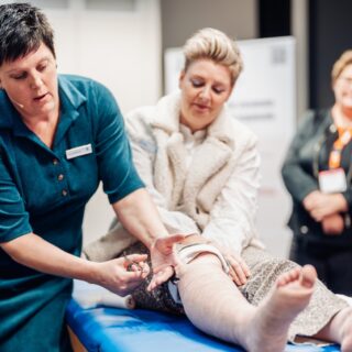 Praktijkgerichte sessie tijdens de Nursing Experience