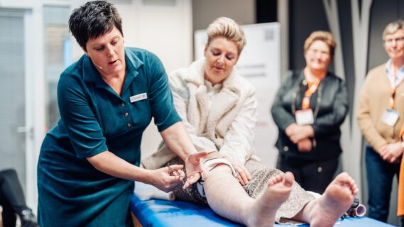 Praktijkgerichte sessie tijdens de Nursing Experience
